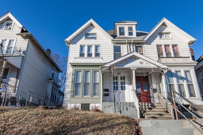 1031 Northampton St Unit 2