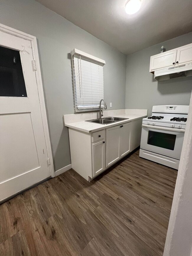 Photo - 241 W 80th St