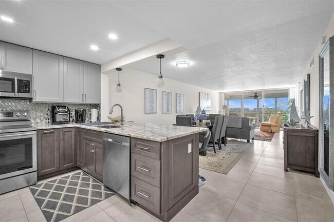 Photo - 3520 Oaks Way Unit 705