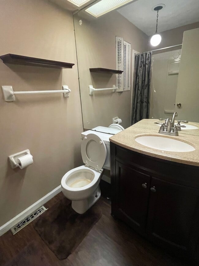 Photo - 283 Alpine Dr