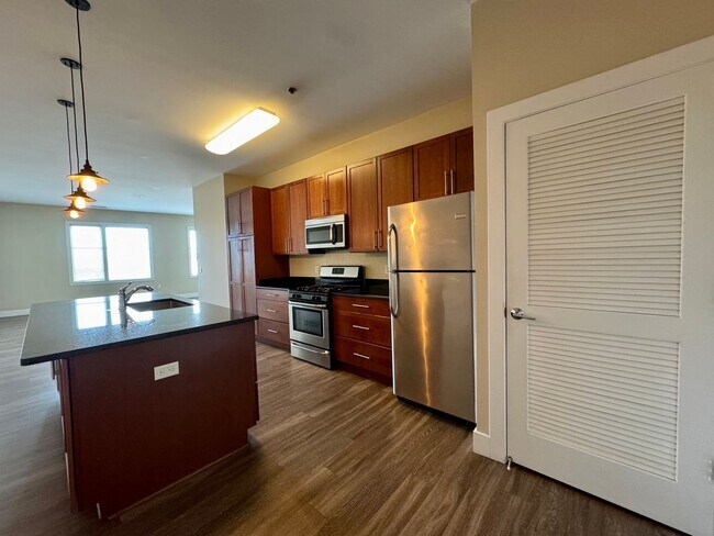 Photo - 1201 S Charles