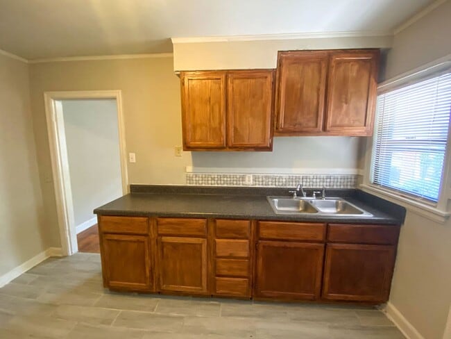 Photo - 1 bed, 1 bath (new appliances) in Berclair