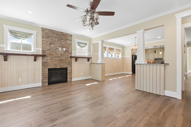 Photo - 2604 E Pembroke Ave