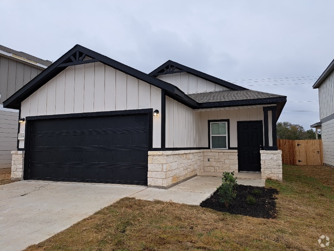 Building Photo - 11334 Long Rider Rental
