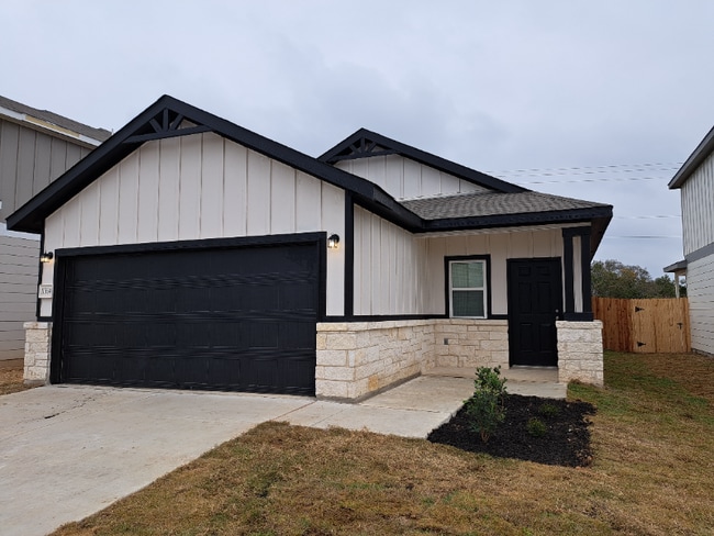 Building Photo - 11334 Long Rider Rental