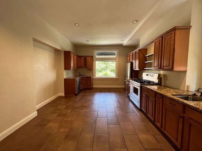 Photo - 347 Stratford Ave Unit #1