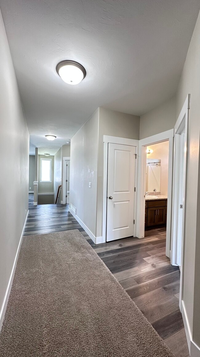 Photo - 2830 Blackwood