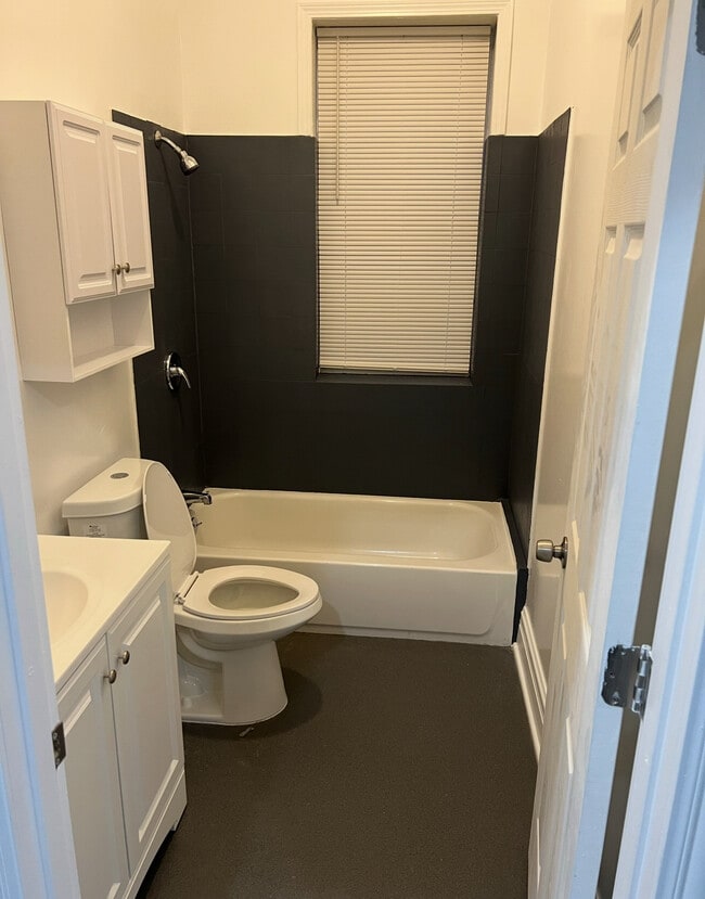 Photo - 1312 W 51st St Unit 1N