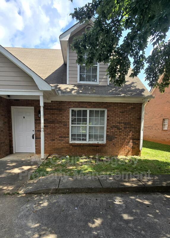 Building Photo - 700 Rosehip Ln Unit B