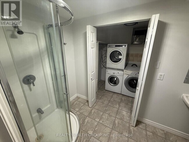 Photo - 82 Elvaston Dr