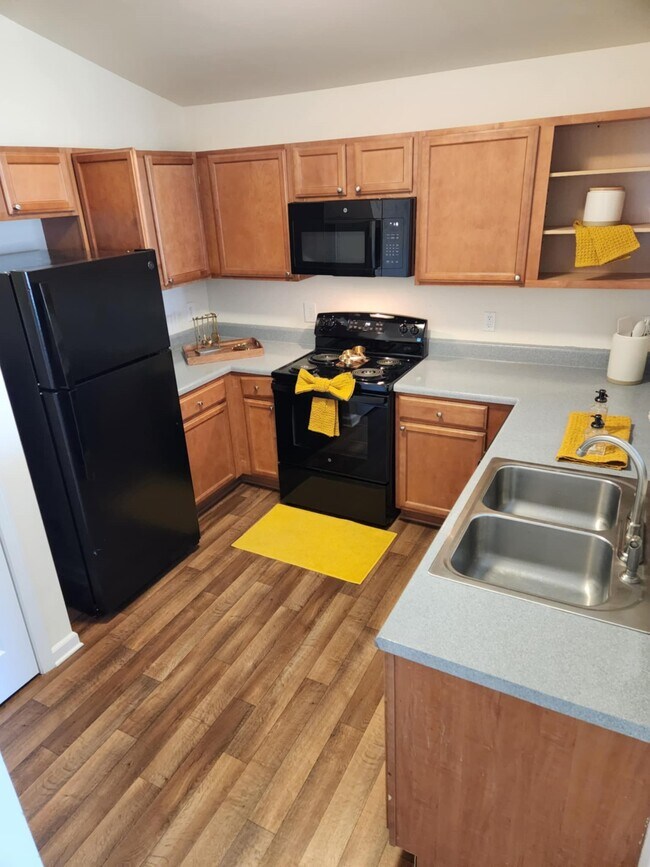 Cocina + Despensa - Rehobeth Pointe Apartments