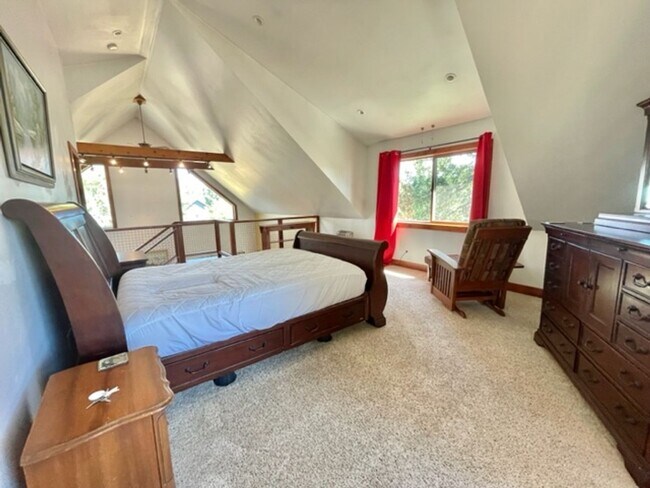 Photo - Cozy Lake Hatcher House