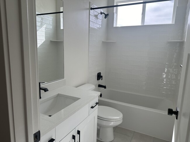 Photo - 491 W 1910 N