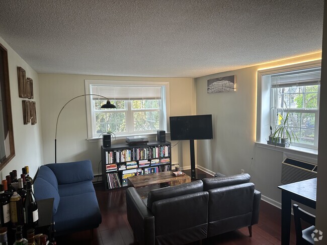 Building Photo - 116 Sycamore St Unit 21 Rental