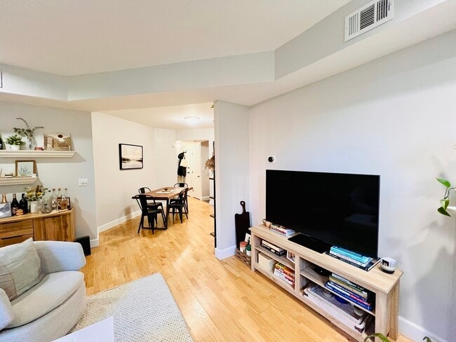 Photo - 150 Appleton St Unidad 1E