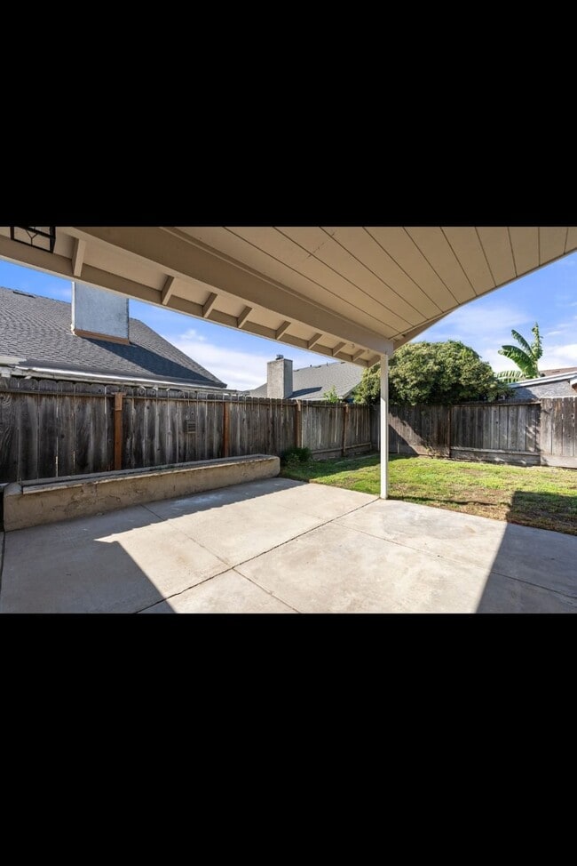 Photo - 900 Grandview Cir