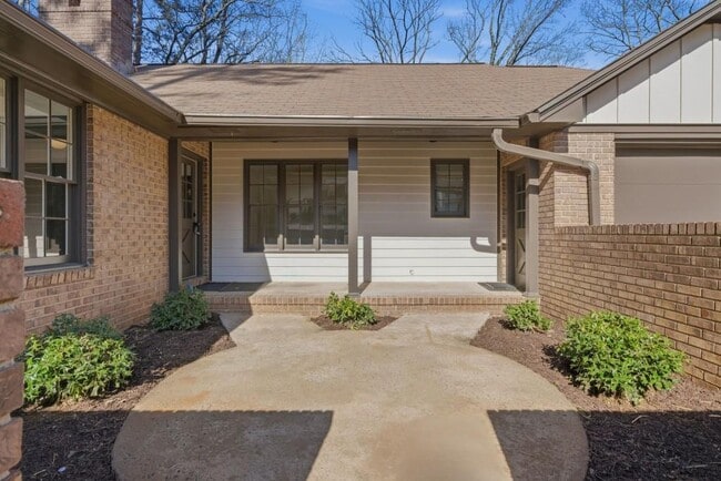 Photo - 2751 Cedarbrook Dr