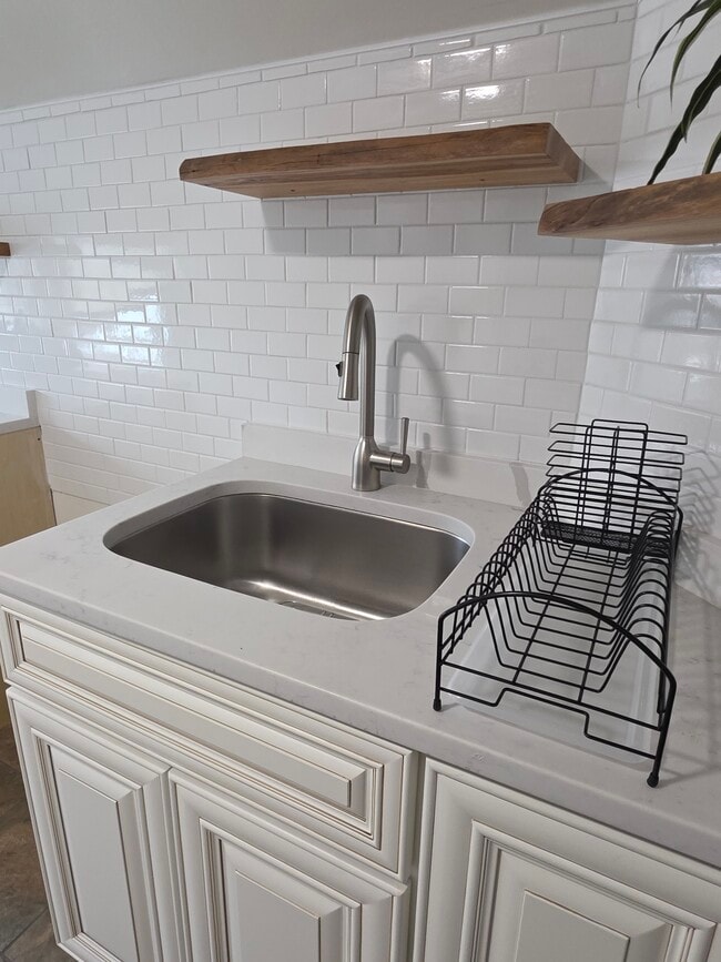 Sink - 164 Laurel Pl Unit Laurelplace