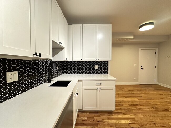 Photo - 643 W Wrightwood Ave Unit 703