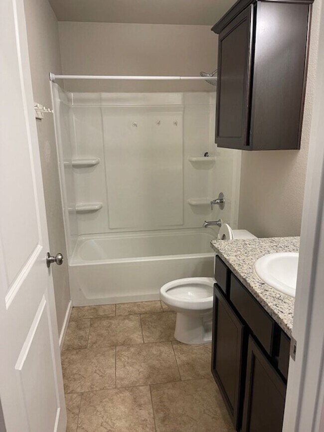 Photo - 4912 Hinson St