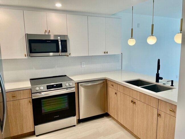Building Photo - 835 18th St Unit Villamar