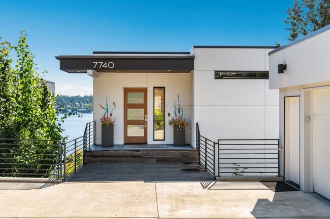 Photo - 7740 Seward Park Ave S