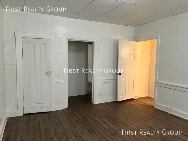 111 Old Main St Unit 3