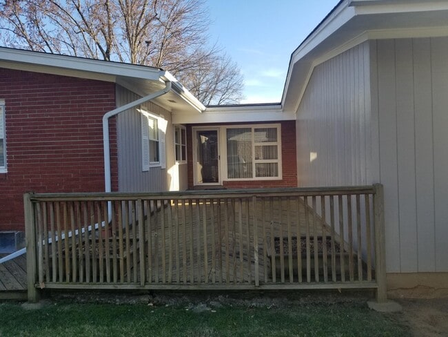 Photo - 1305 Abbeywood Rd