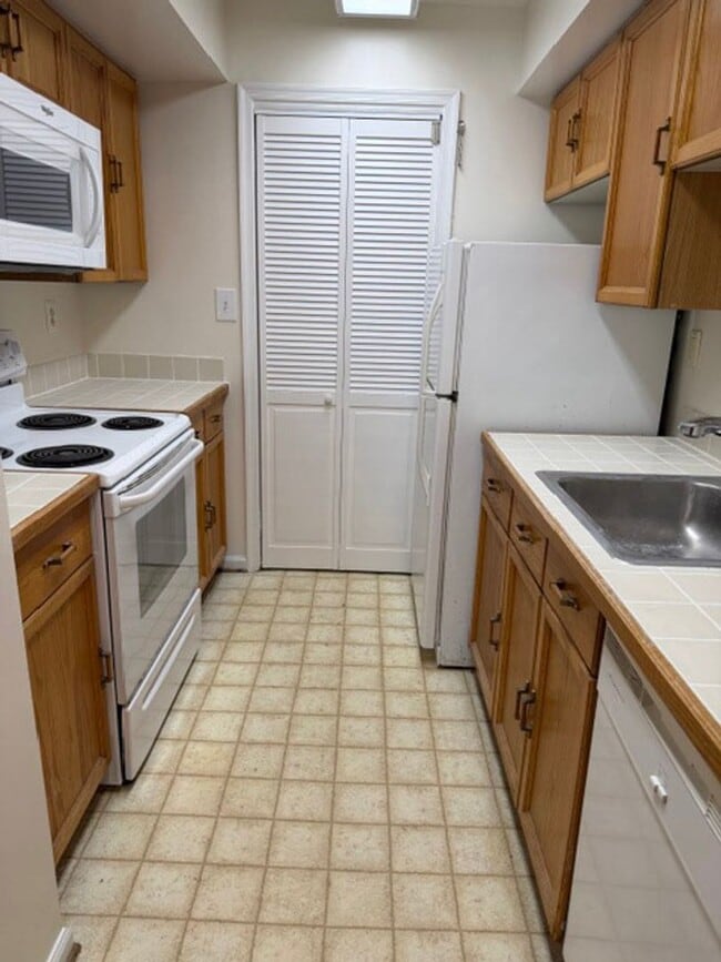 Photo - Charming 1 Bed 1 Bath Condo In Convenient Heatherlea