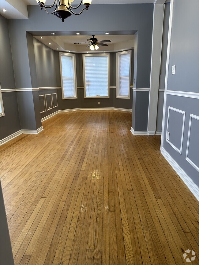 Building Photo - 5717 S May St Unit 1 Rental