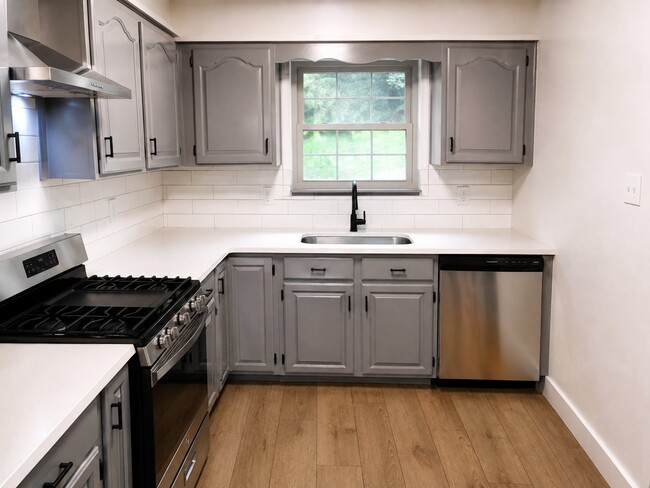 Photo - 146 Evaline St