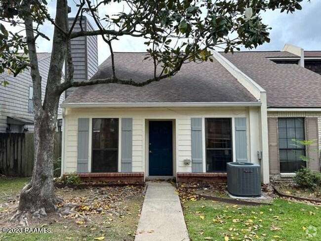 Building Photo - 3 bed, 2 bath townhouse AVAILABLE NOW!!!