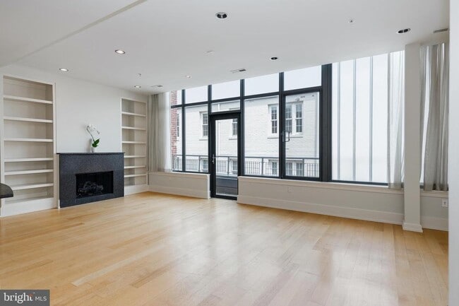 Photo - 2516 Q St NW Unit Q305