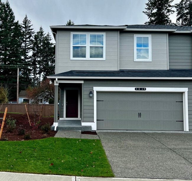 Building Photo - STO Langly Duplex Unit 6430