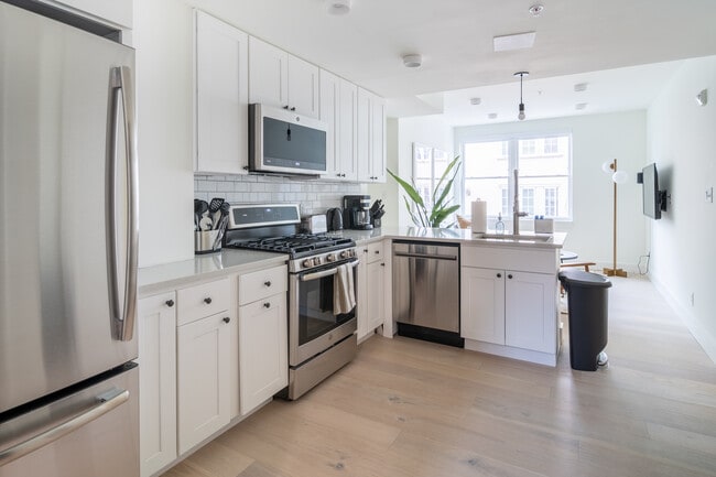 Flats on the Hill (Furnished Suites)