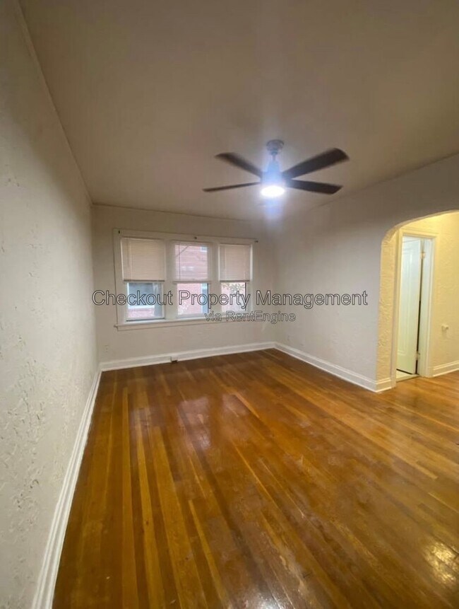 7334-40 Forsyth Blvd