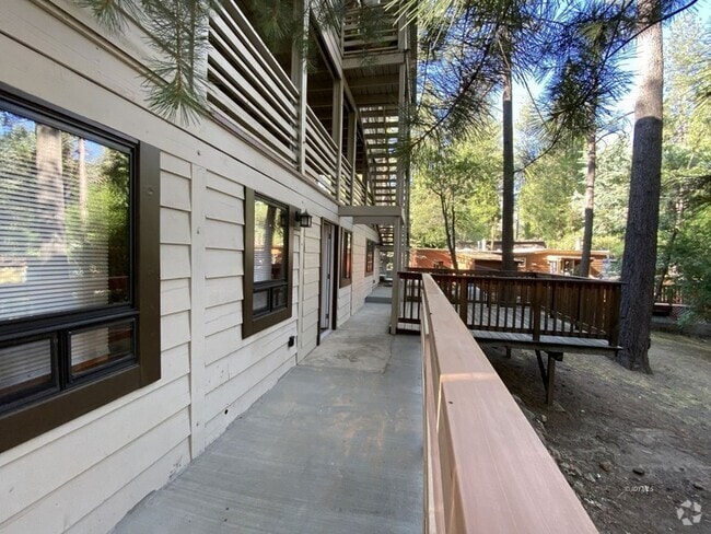 Building Photo - 54141 Pine Crest Ave Rental