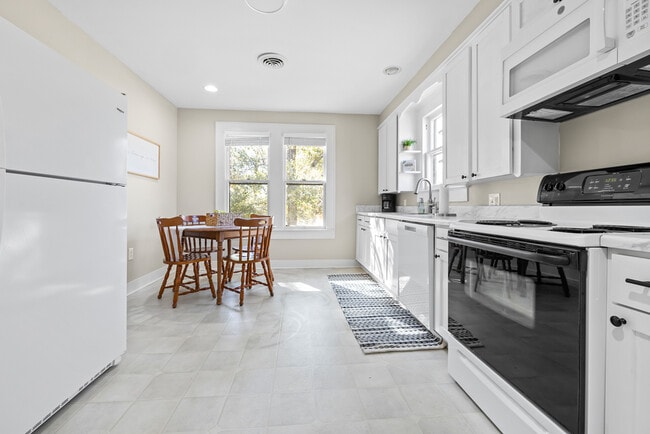 Photo - 103 Russell Ct Unit 103