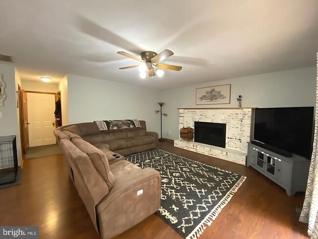 Photo - 8624 Valley Dr