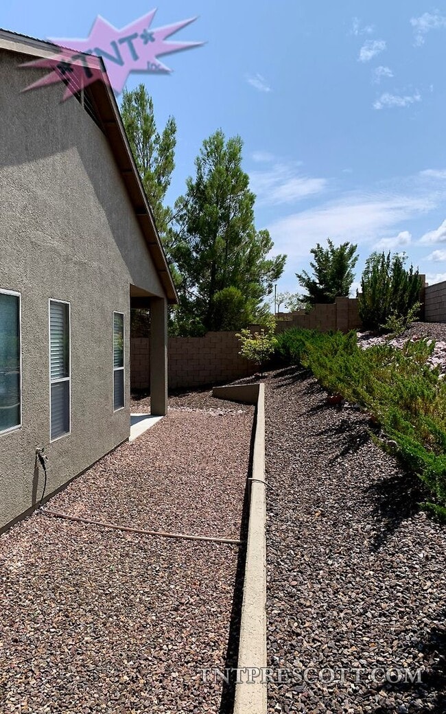 Building Photo - Home in Granville HOA