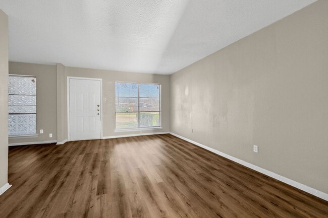 Photo - Hickory Apartments