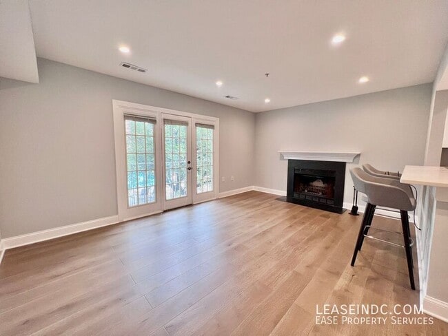 Photo - 3623 38th St NW Unit #202