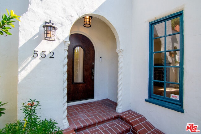 Photo - 552 Wilcox Ave