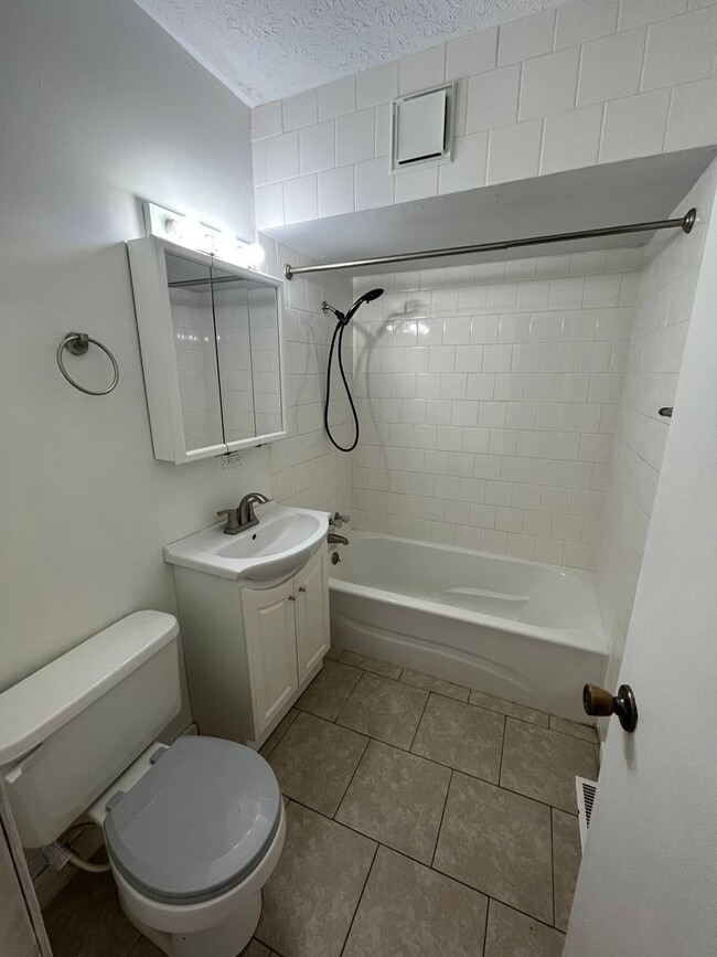 Photo - 3 bedroom 1 bath home in Loves Park