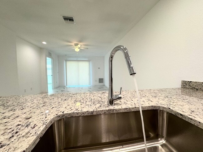 Photo - 746 SW 8th Ter