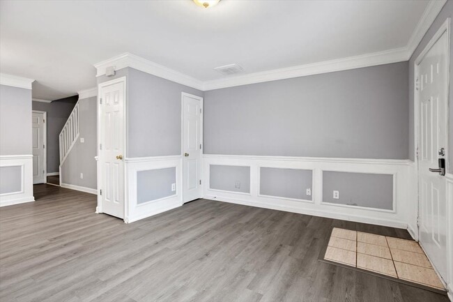 Photo - 17 Cheltenham Dr