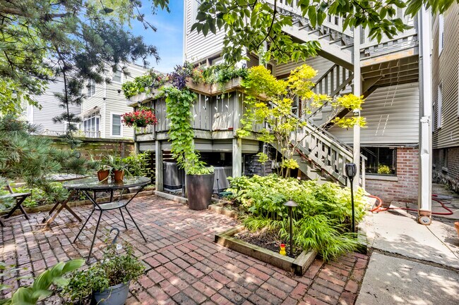 Photo - 1625 W Hollywood Ave Condo Unit 3