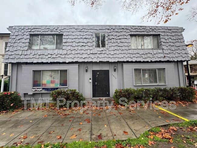 Building Photo - 1816 F St