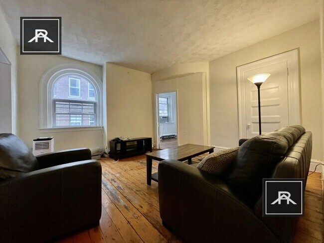 Photo - 4 bedroom in Brookline MA 02446 Unit 3