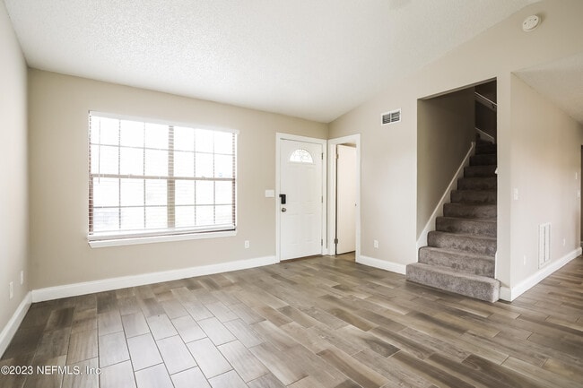 Photo - 8117 Fort Lee Trail